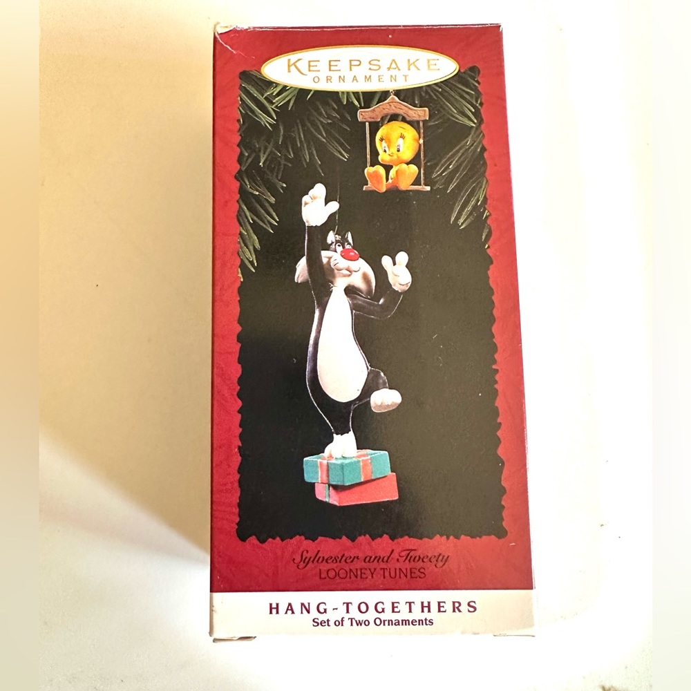 Hallmark Keepsake Ornament. Sylvester and Tweety. Hang-togethers.